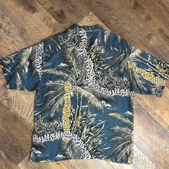 TOMMY BAHAMA Men’s 100% Silk Hawaiian Canp Shirt, Size L, EUC - Picture 6 of 6